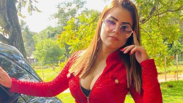 Nancy Quintana mostró que manejaba con el pie cerca del volante y le cañean