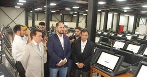 La Nación / TEP de la ANR y técnicos verifican resguardo y seguridad del sistema de las máquinas de votación