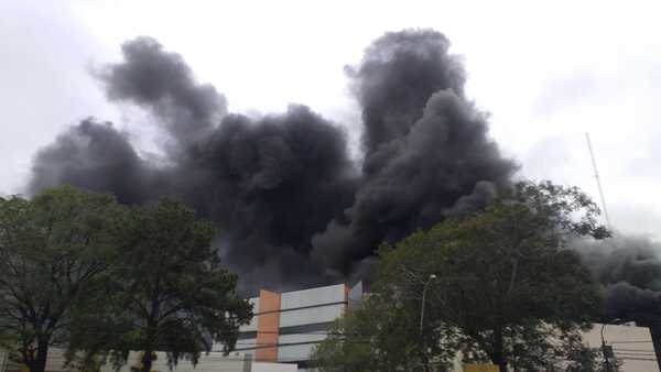 Peritos determinan que incendio del edificio de la Justicia Electoral fue accidental - Revista PLUS