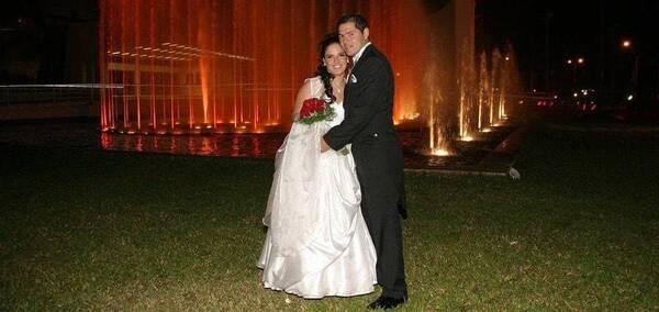 [GALERÍA] ¡Oky el amor! Pelotero liberteño festejó románticamente su aniversario de bodas