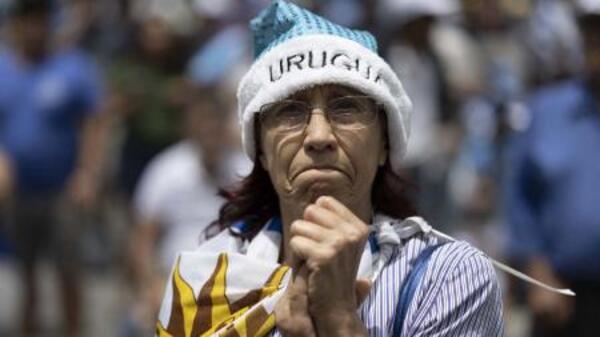 Mucha bronca de los hinchas de Uruguay tras quedar afuera de la Copa
