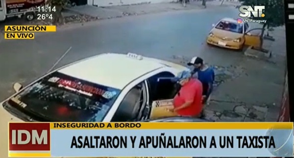 Asaltan y apuñalan a taxista en Asunción