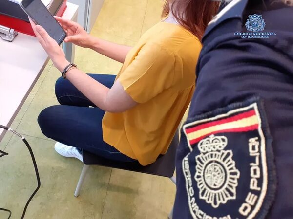 Extorsión por ‘sexting’ y las apps espía, entre los tipos de ciberviolencia más comunes - Tecnología - ABC Color