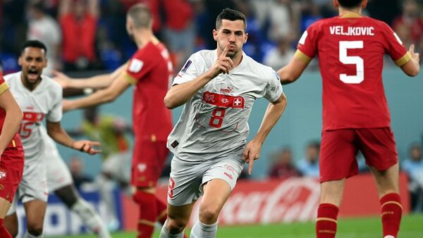 Suiza derrota a Serbia y avanza a octavos