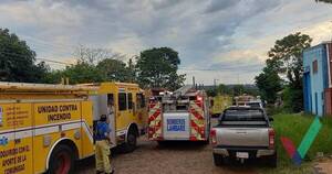 La Nación / Incendio en depósito clandestino de combustible en Villa Elisa: propietarios “rajaron” a los bomberos