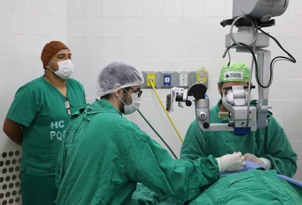 Hacen trasplantes simultáneos de córnea y riñón en Clínicas - Nacionales - ABC Color