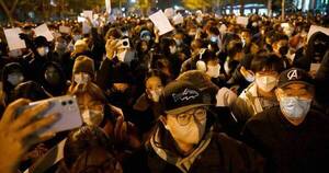 La Nación / China cede en medidas anticovid tras protestas