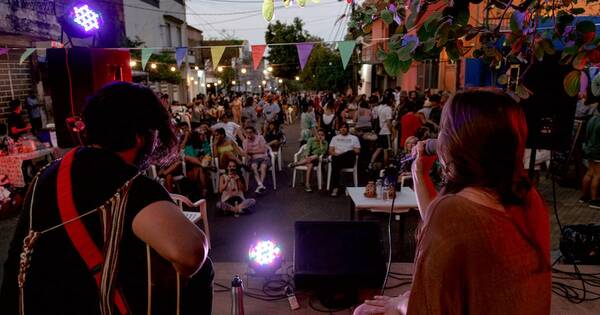 La Nación / Tarde de “Festiferia a la calle”, en la “Chaca”