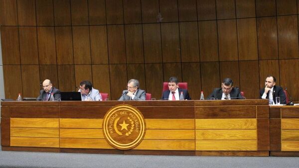 Santander, Salas y Rolón Luna son los mejores puntuados para FGE