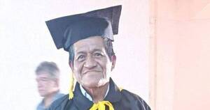 La Nación / Mbya guaraní, docente jubilado obtuvo su segundo título universitario a los 59 años
