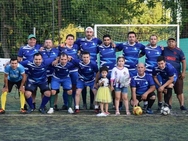 Padres Unidos, vicecampeón y “mejor hinchada” del Torneo de Interpadres DF10 - Polideportivo - ABC Color