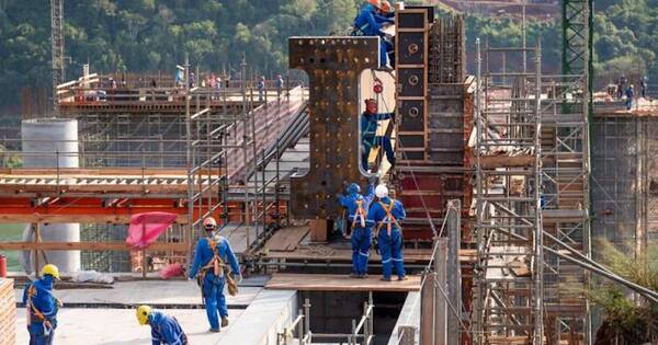 La Nación / Empleo en sector de la construcción se redujo casi en un 100%
