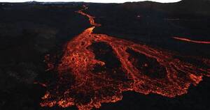 La Nación / Volcán en Hawái apeligra principal carretera con ríos de lava
