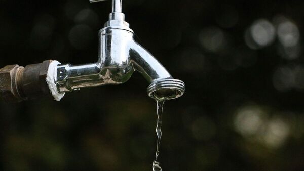 Barrios de Asunción sin agua por rotura de caño de la Essap