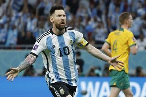 Messi y Julián Álvarez sitúan a Argentina en cuartos de final