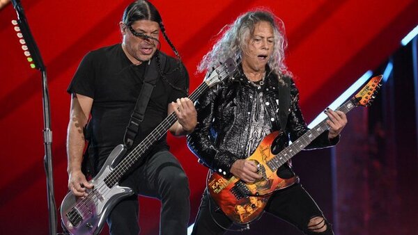 Metallica anuncia nuevo disco y gira mundial