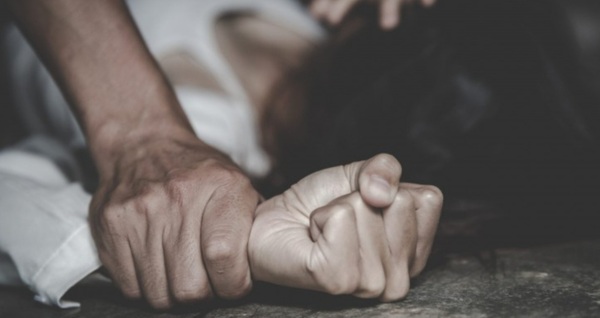 Imputan a tres estudiantes por abusar de una adolescente de 14 años - Noticiero Paraguay