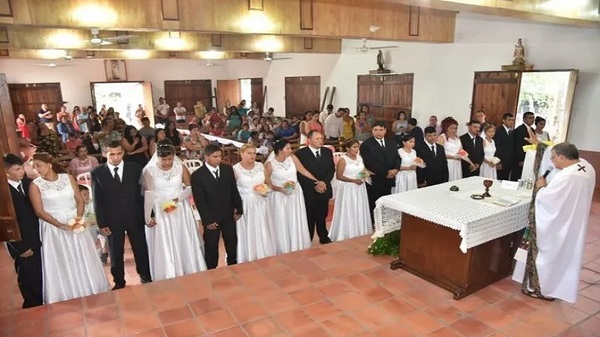 Más de 80 parejas dieron el "¡sí, acepto!" en boda comunitaria en Santaní - Paraguaype.com
