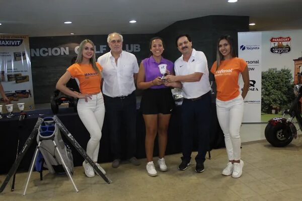 Copa de golf con varios monarcas - Polideportivo - ABC Color