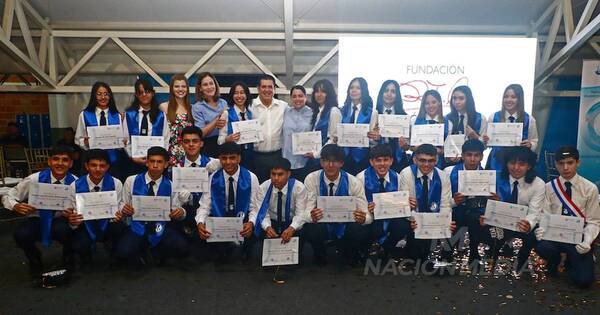 La Nación / Centro Arambé coronó otro año lectivo con fiesta de graduación
