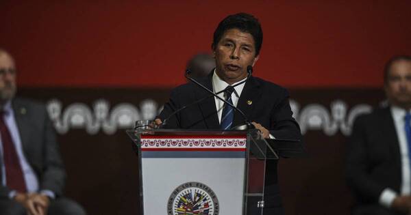 La Nación / Pedro Castillo rechazó que pretenda cerrar el Congreso para evitar la aprobación de moción de vacancia