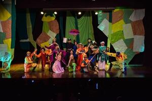 Diario HOY | Función de la obra teatral "Robin Hood" en Sala La Correa