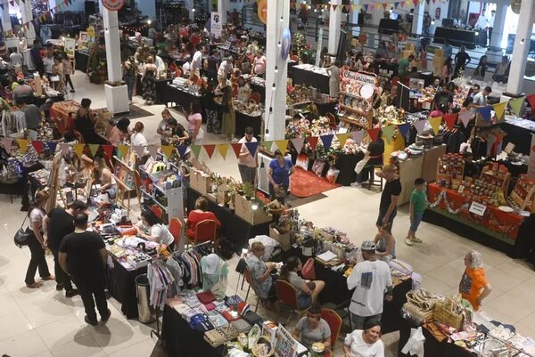 El espíritu navideño inunda el Barrio Mariscal - Nacionales - ABC Color