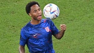 Raheem Sterling, baja de último momento en Inglaterra