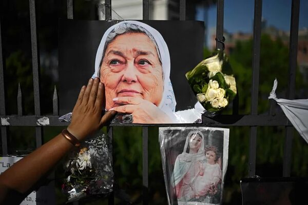 Maduro recuerda ejemplo de Hebe de Bonafini - Mundo - ABC Color