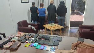 Policía detiene a descuidistas y recupera 21 celulares en Caacupé