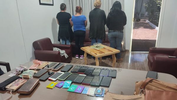 Policía detiene a descuidistas y recupera 21 celulares en Caacupé