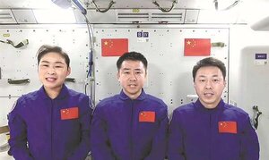 Tres astronautas chinos regresan a tierra