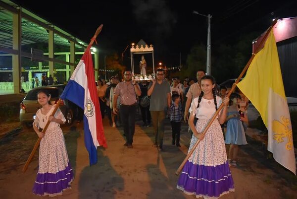 Misa y procesión a Santa Bárbara en Santaní - Nacionales - ABC Color