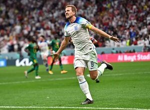 Inglaterra ruge fuerte ante Senegal y ahora va por Francia - Fútbol Internacional - ABC Color