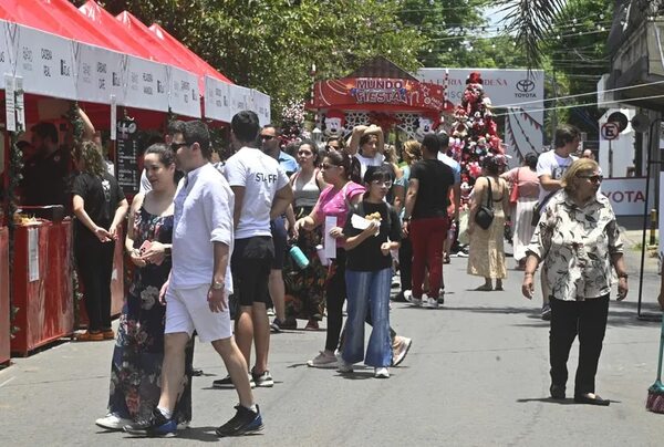 Pretenden que Feria Navideña en Barrio Mariscal se convierta en tradición - Economía - ABC Color