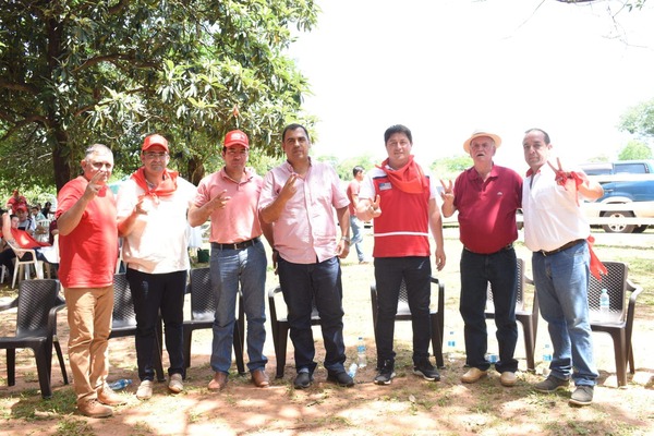 Pipo Díaz Verón con gran apoyo de dirigentes en Yegros - Noticiero Paraguay