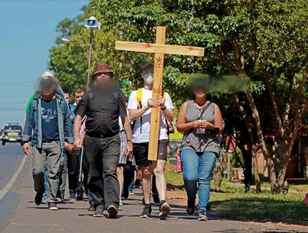 ¡Hesúkena! Gritos desesperantes asustan a peregrinos en el cerro camino a Caacupé