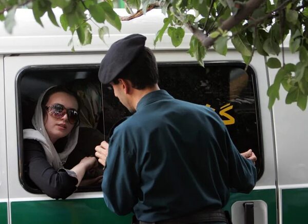 Disolución del policía de la moral iraní es “sólo una medida de relaciones públicas” - Mundo - ABC Color