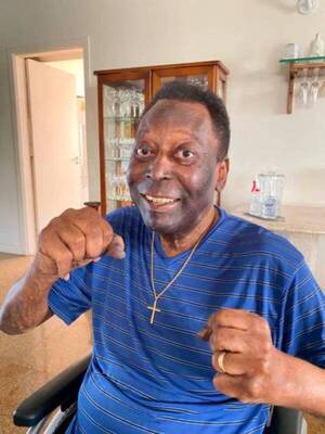 Pelé se recupera de una infección pulmonar y su salud “no corre riesgo”, alegan - trece