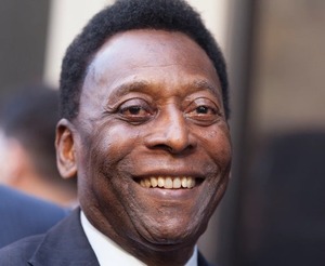 Familiares de Pelé aseguraron que la salud del ídolo brasileño no corre riesgo - Unicanal