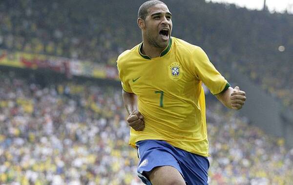 Ni un mes duró casado Adriano: He'i que fue al Mundial y luego ¡fue pillado!