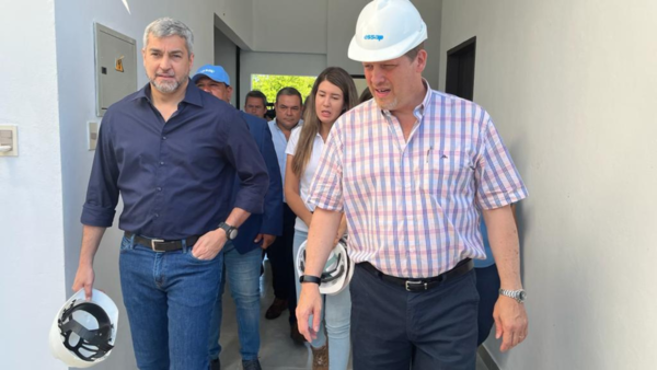 Abdo ironiza sobre pasado liberal de Santiago Peña durante inauguración de terapia intensiva en Villa Hayes - El Independiente