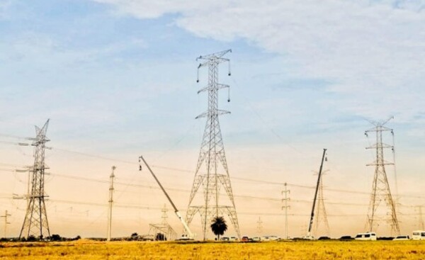 Última torre de líneas de 500kV que se conectarán con Itaipu e Yguazú