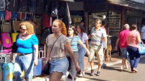 Comercios de Ciudad del Este cifran esperanzas en compras de fin de año - La Clave