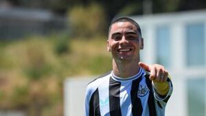 Sigue lío de Miguel Almirón con vecinos por muerte loros