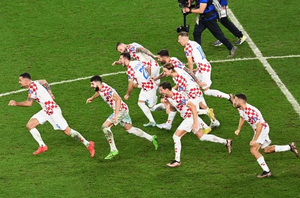 Croacia avanza a curtos tras eliminar en penales a Japón