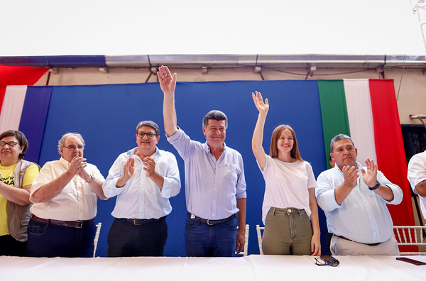 Efraín Alegre quiere desterrar la “política entreguista” de las binacionales