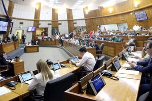 PGN 2023: Diputados se ratifican parcialmente en su versión, pero aceptan aumentos salariales para Salud - MarketData