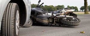 Una persona murió y dos resultaron heridos en accidente de tránsito