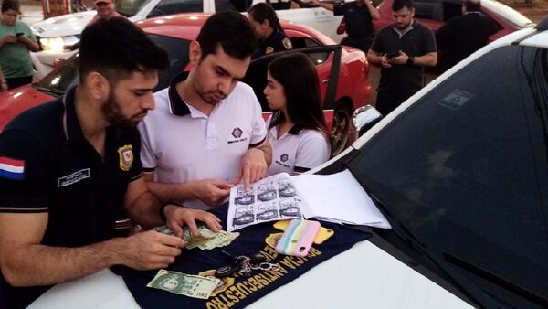 Detienen a directora de Penitenciaría de Alto Paraná en entrega vigilada